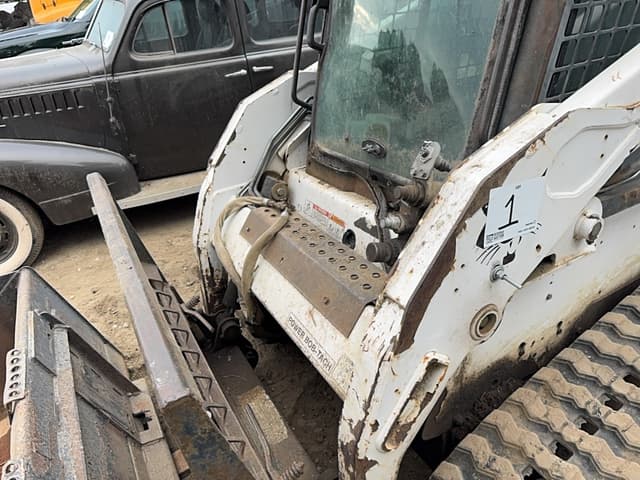 Image of Bobcat T190 equipment image 4