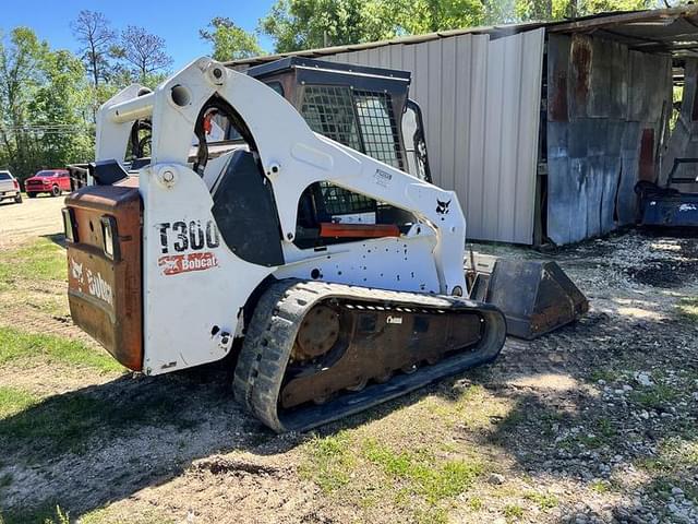 Image of Bobcat T300 equipment image 4