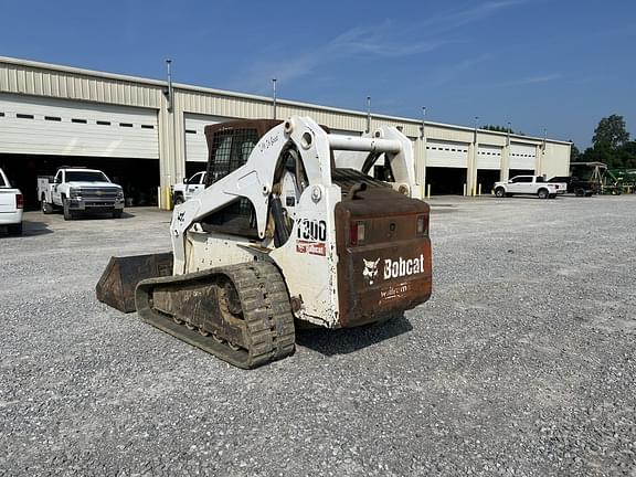 Image of Bobcat T300 equipment image 4