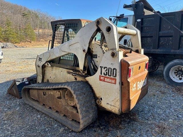 2007 Bobcat T300 Equipment Image0