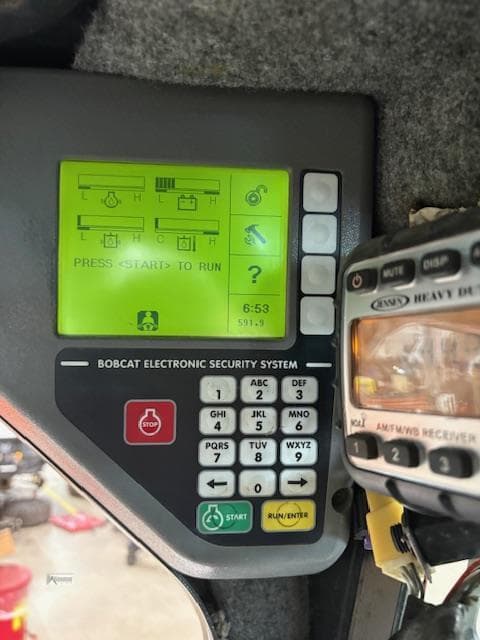 Image of Bobcat T300 equipment image 2