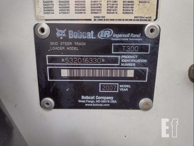 Image of Bobcat T300 equipment image 4