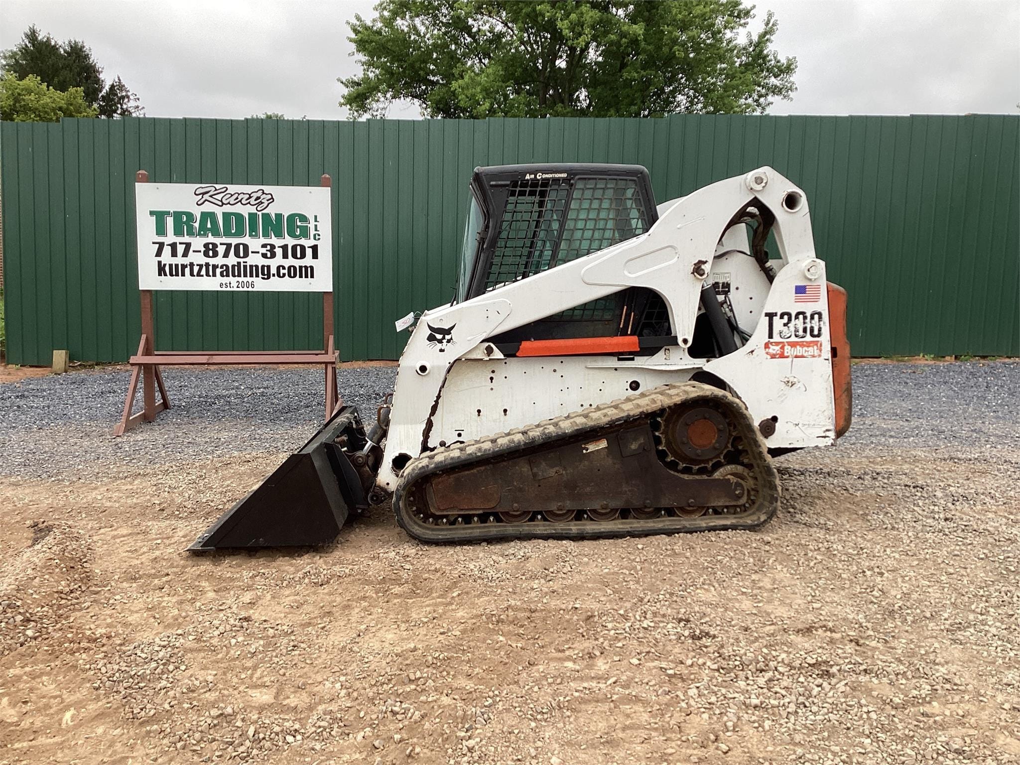 Main image Bobcat T300