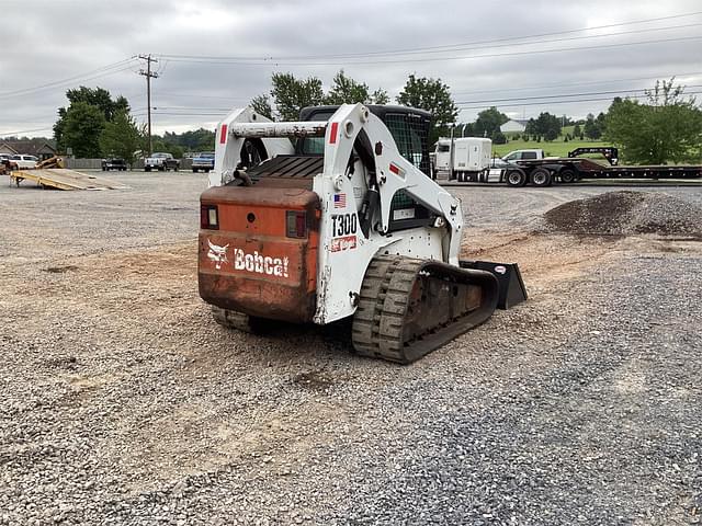 Image of Bobcat T300 equipment image 4