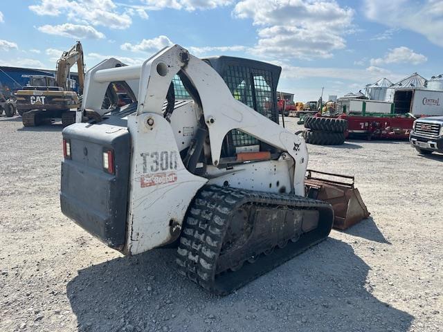 Image of Bobcat T300 equipment image 4