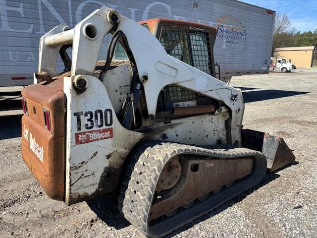 Image of Bobcat T300 equipment image 3