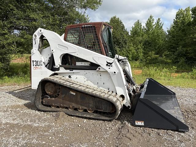 Image of Bobcat T300 equipment image 1