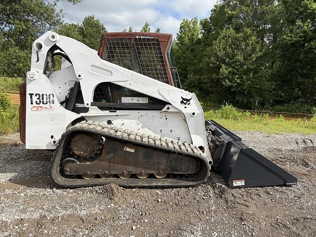 Image of Bobcat T300 equipment image 2