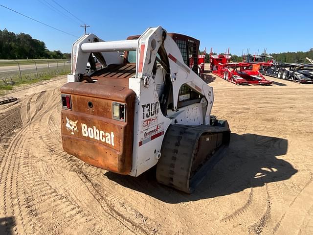 Image of Bobcat T300 equipment image 4