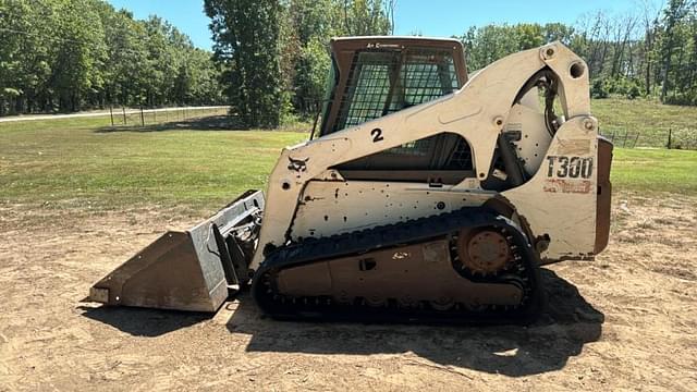 Image of Bobcat T300 equipment image 2