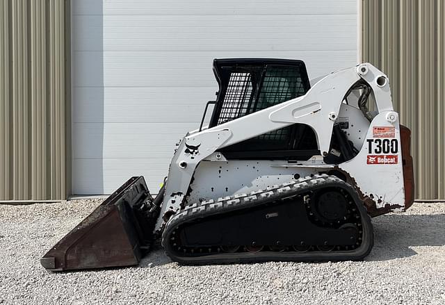 Image of Bobcat T300 equipment image 3