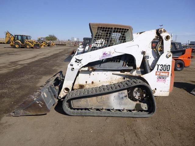 Image of Bobcat T300 equipment image 4