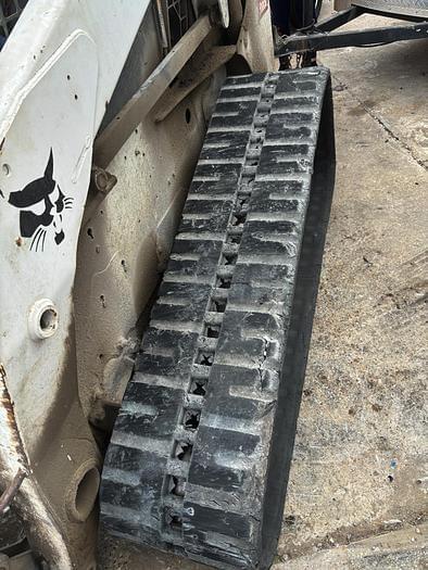 Image of Bobcat T320 equipment image 4