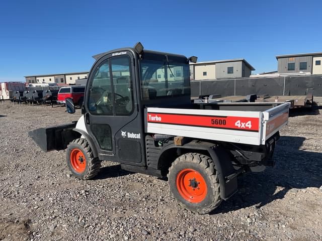 Image of Bobcat Toolcat 5600 equipment image 2