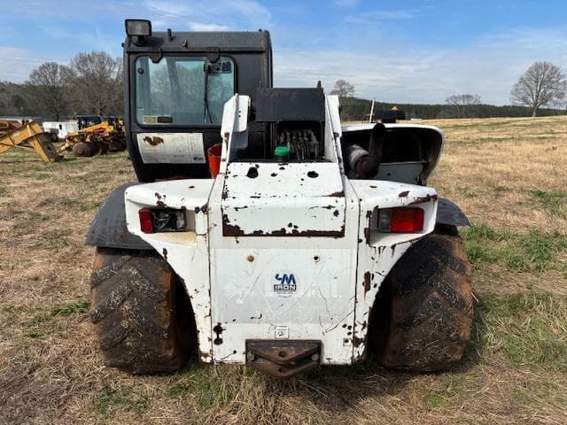 Image of Bobcat V518 equipment image 2