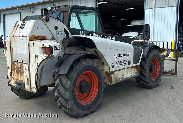 Image of Bobcat V638 equipment image 4