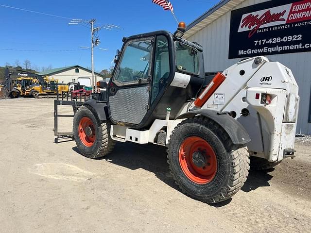 Image of Bobcat V638 equipment image 2