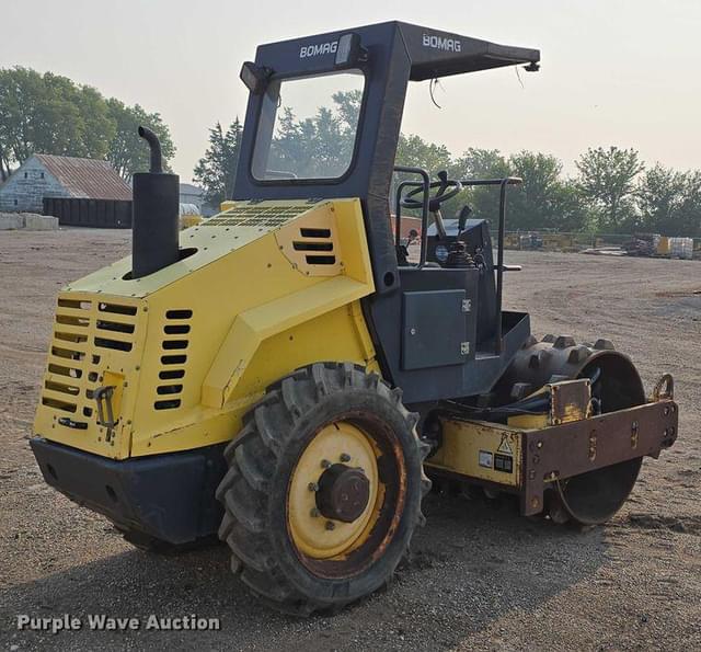 Image of Bomag BW124PDH equipment image 4