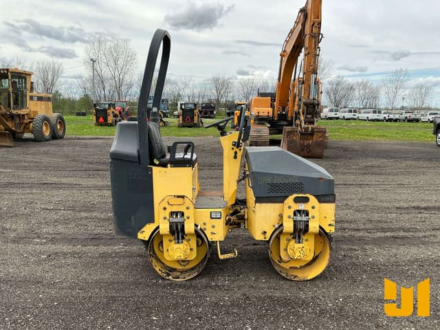 Image of Bomag BW900-2 equipment image 3