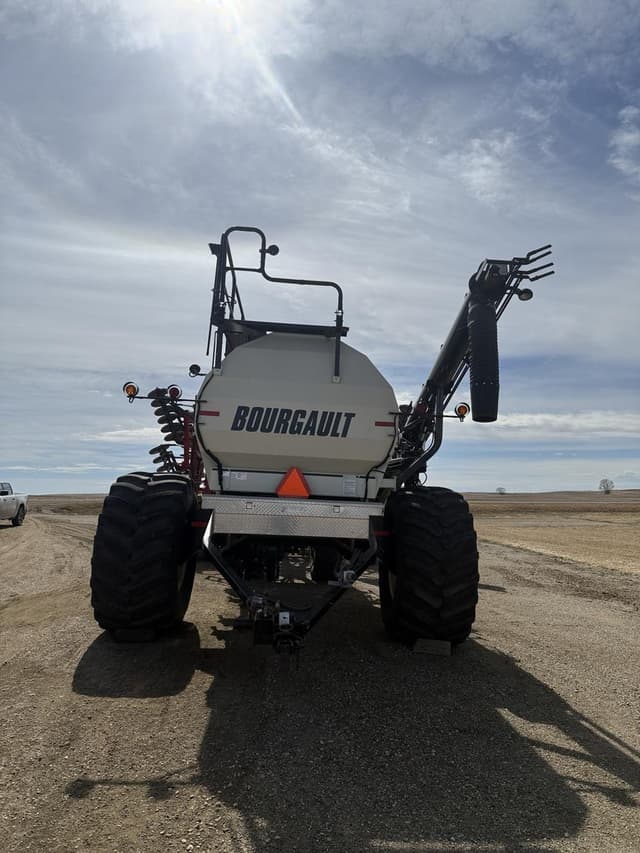 Image of Bourgault 5710 equipment image 2