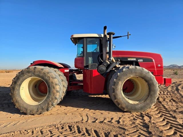 Image of Versatile 435 equipment image 1