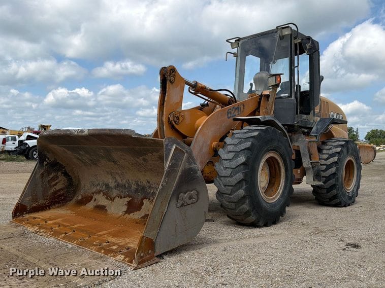 2007 Case 621D Equipment Image0