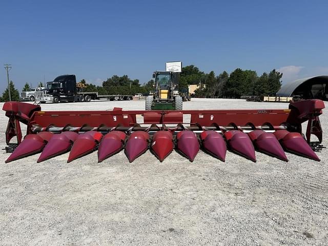 Image of Case IH 2412 equipment image 1