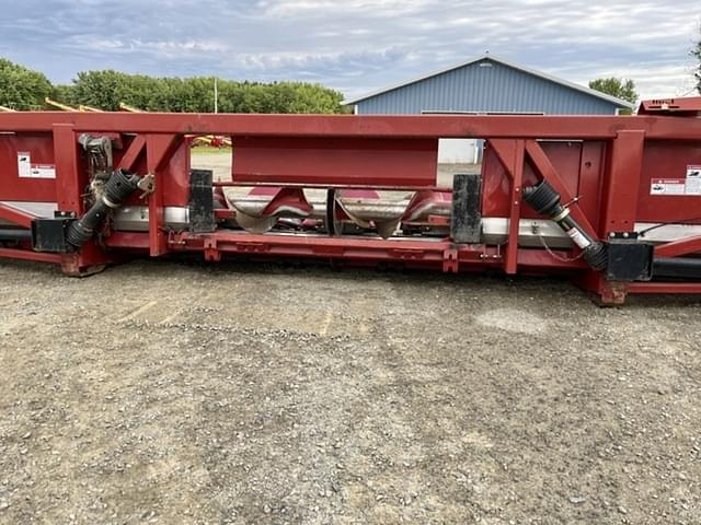 Image of Case IH 2412 equipment image 4