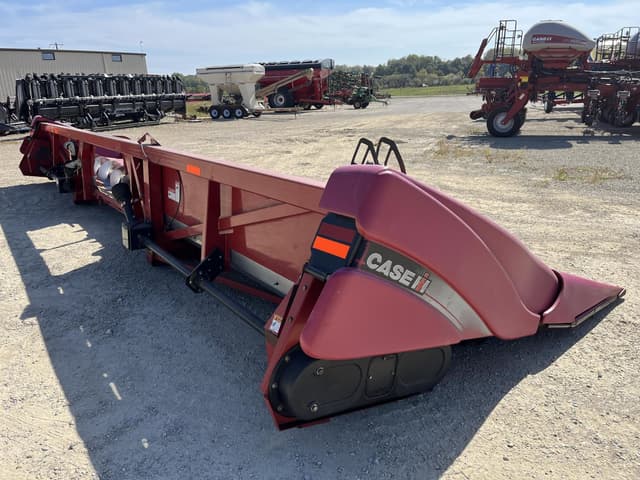 Image of Case IH 2412 equipment image 3
