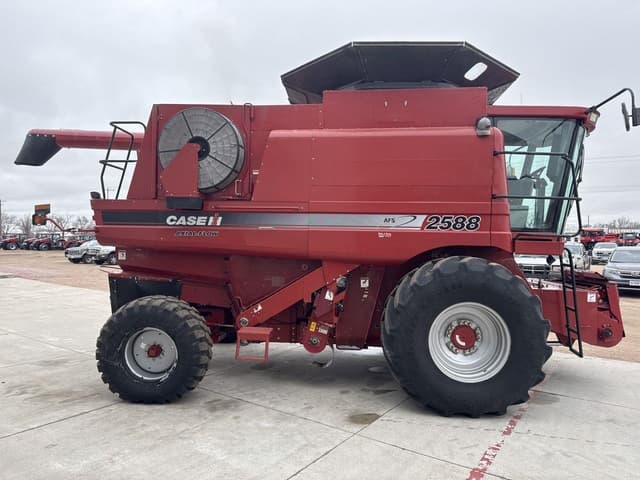 Image of Case IH 2588 equipment image 2