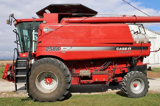 Image of Case IH 2588 equipment image 2