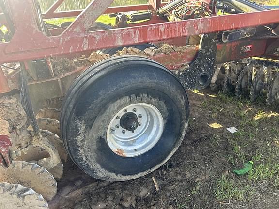 Image of Case IH 330 equipment image 4