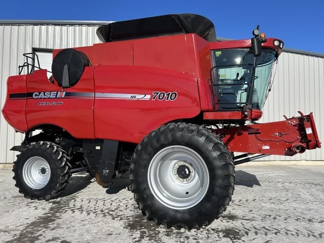 Image of Case IH 7010 equipment image 1