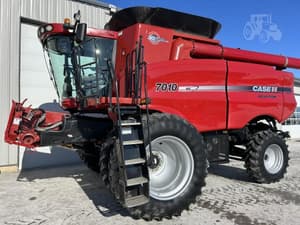 2007 Case IH 7010 Image