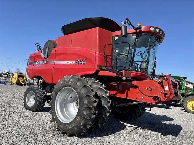 Image of Case IH 7010 equipment image 2