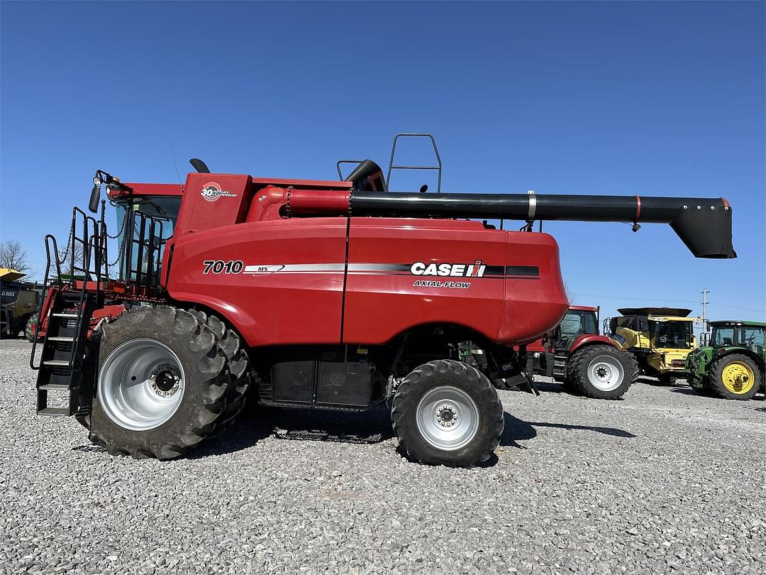 Image of Case IH 7010 Primary image