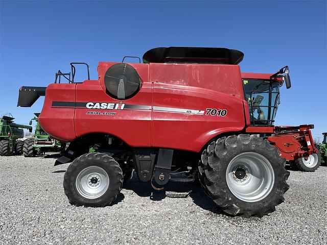 Image of Case IH 7010 equipment image 1