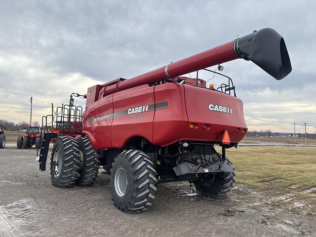 Image of Case IH 7010 equipment image 4