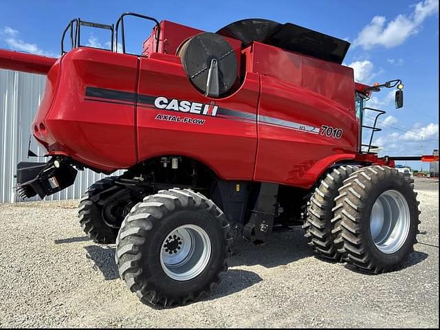 Image of Case IH 7010 equipment image 3