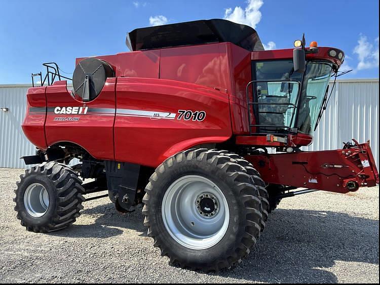 Image of Case IH 7010 Primary image