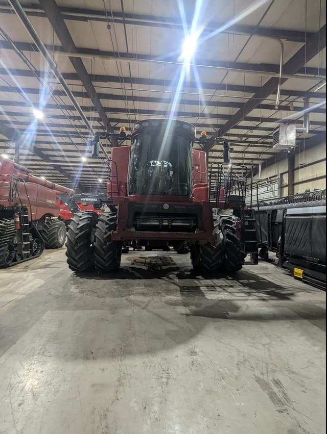 Image of Case IH 7010 equipment image 2