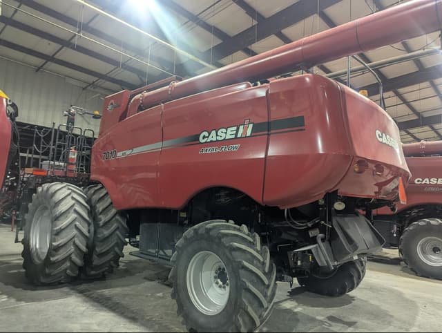 Image of Case IH 7010 equipment image 4