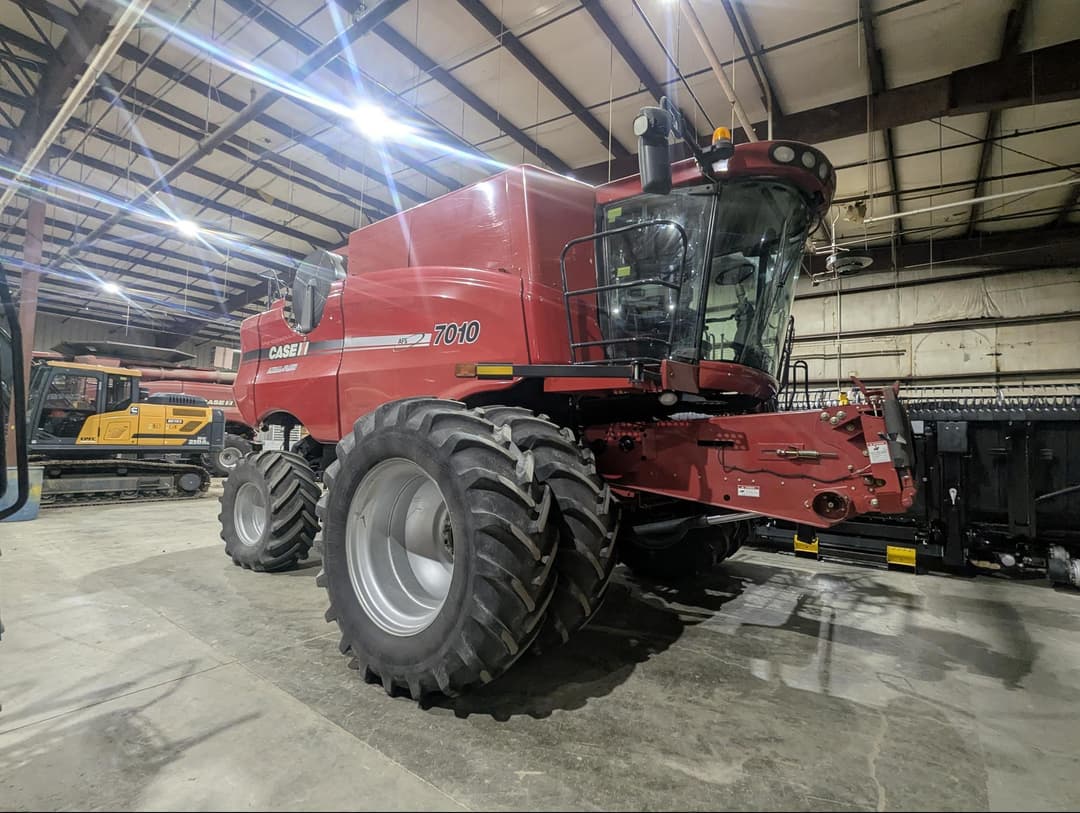 Image of Case IH 7010 Primary image
