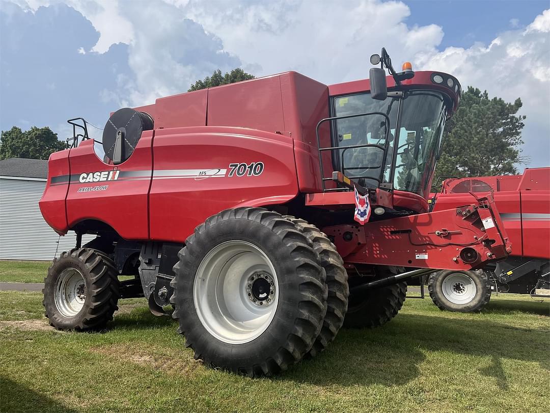 Image of Case IH 7010 Primary image