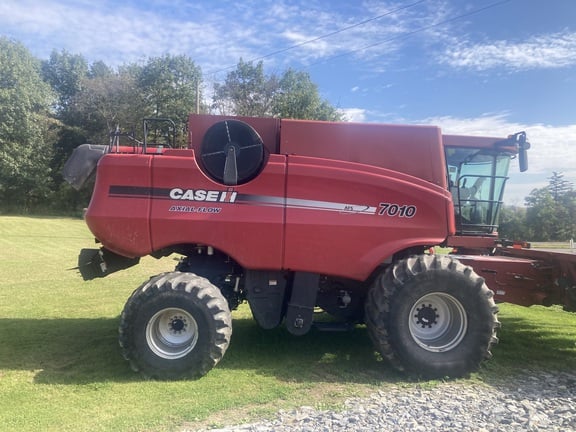 SOLD - 2007 Case IH 7010 Stock No. 554731 Combines with 4,801 Hrs ...