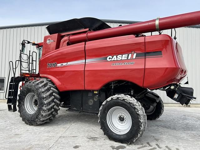 Image of Case IH 7010 equipment image 4