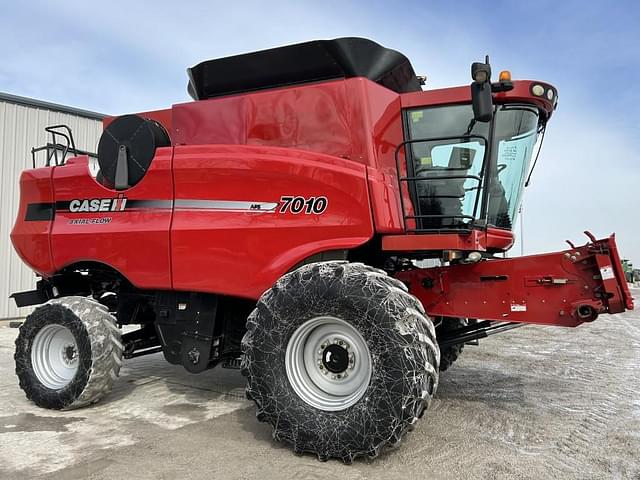 Image of Case IH 7010 equipment image 1
