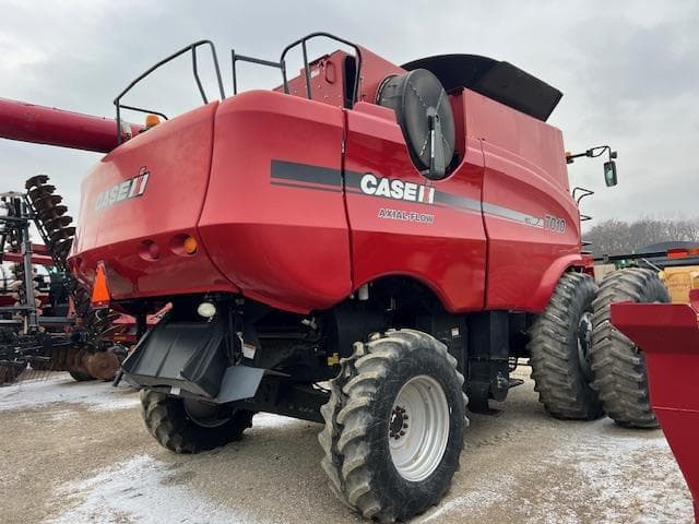 Image of Case IH 7010 equipment image 4