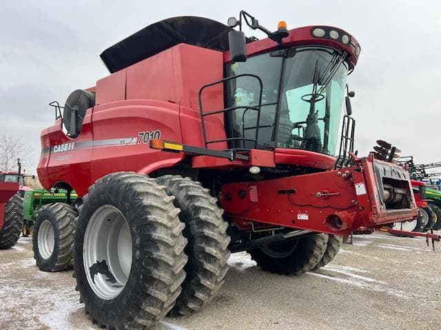 Image of Case IH 7010 equipment image 1