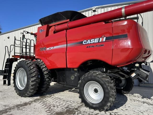 Image of Case IH 7010 equipment image 4